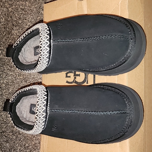 UGG Black Slip-On Shoes with Patterned Trim - Picture 2 of 4